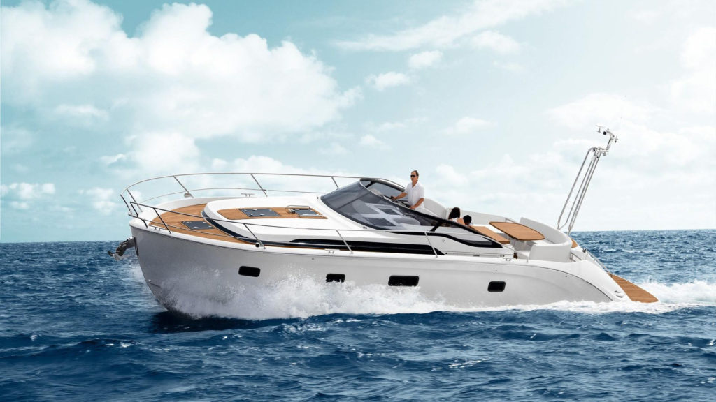 DISCOVER USED YACHTS >